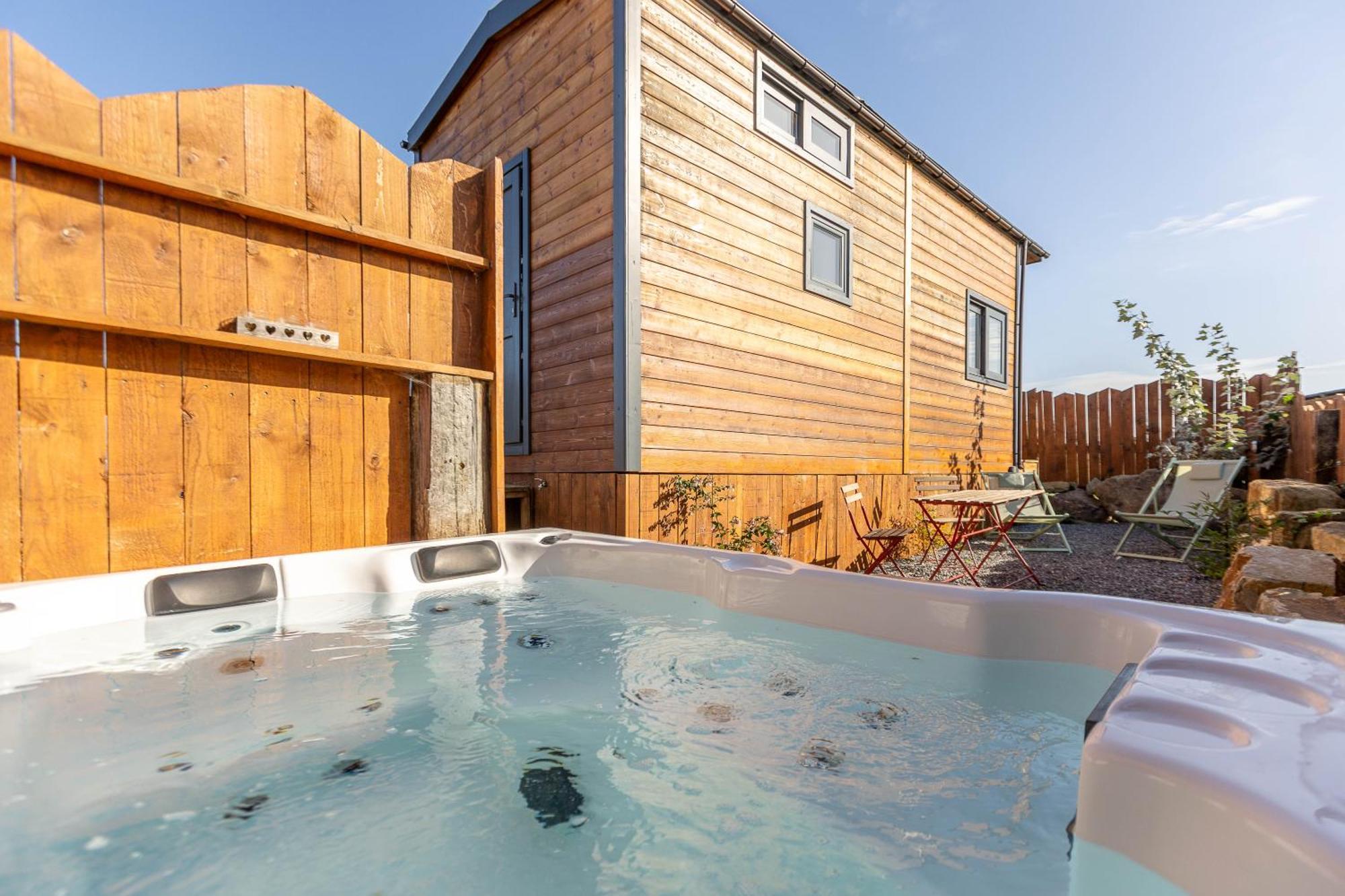 Les Tiny Du Pre Mathy - Logements Insolites Avec Jacuzzi A Profondeville Kültér fotó